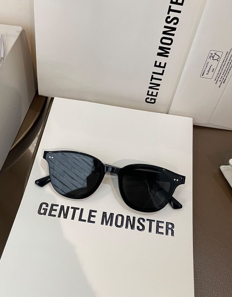 【正規品証明書付】GENTLE MONSTER JADE Gentle Monster Jade 01 サングラス | ブラック | FARFETCH JP