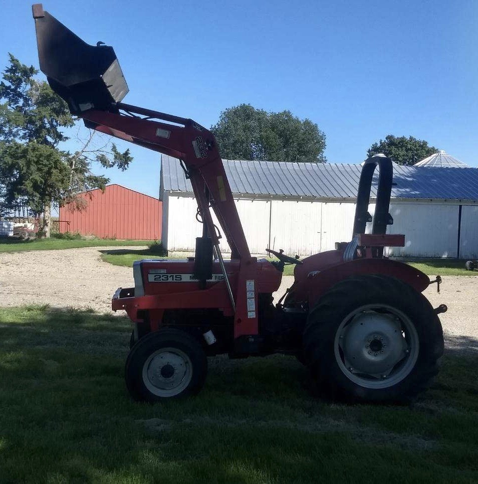 2001 MASSEY FERGUSON 231S W/ MF 232 QUICK ATTACH LOADER