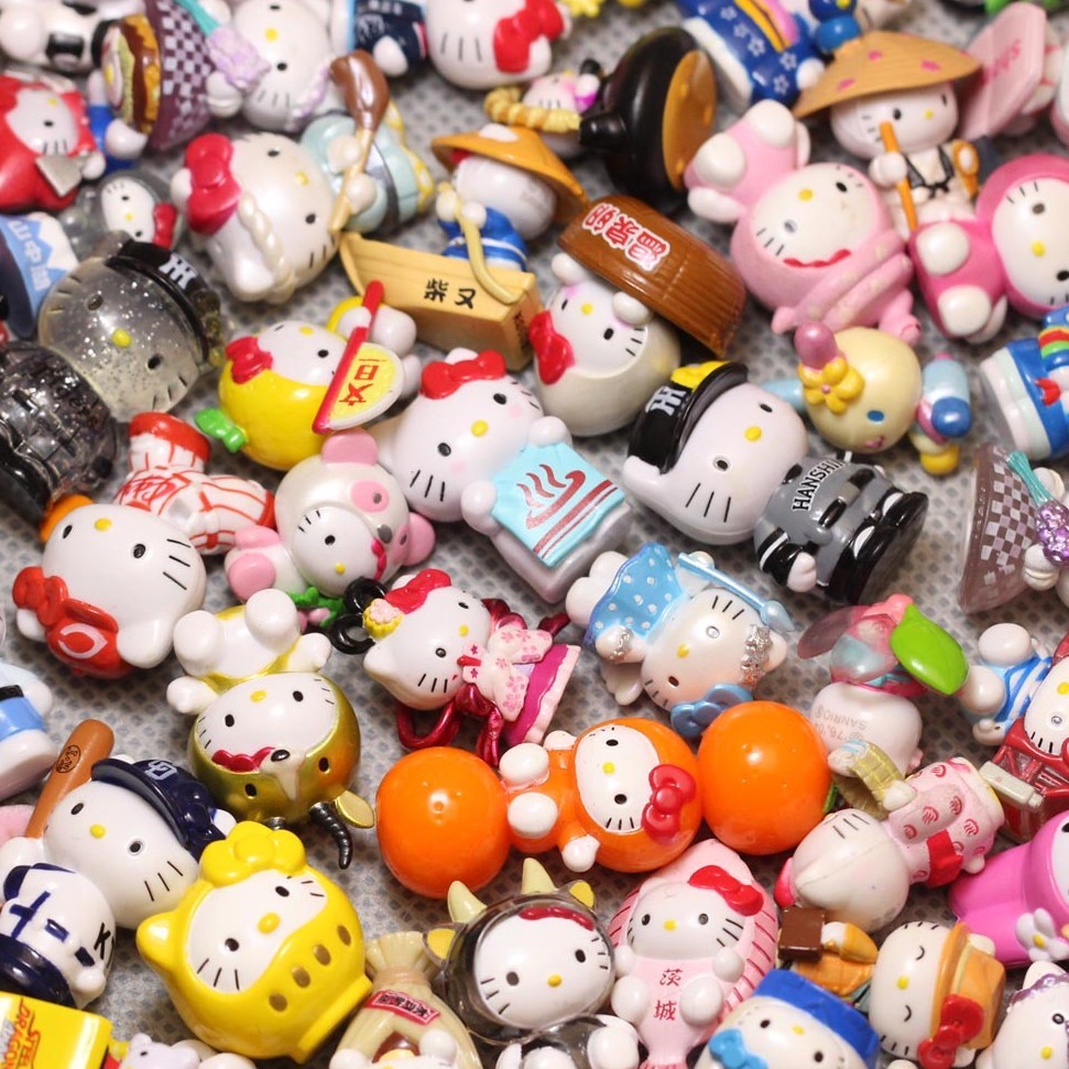 ::20pc Random mini doesn't repeat Hello kitty Anime action figure collection toys