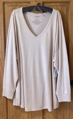 TORRID LONG SLEEVE TEE V NECK GIRLFRIEND TOP 5 5X 5XL 28 NEW