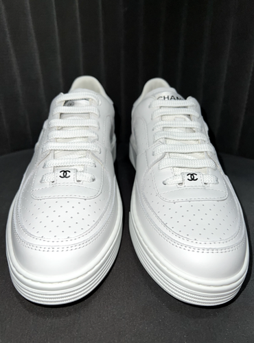 Pre-owned Chanel 23a White Calfskin Leather Cc Logo Tie Flat Runner Trainer Sneaker 38.5