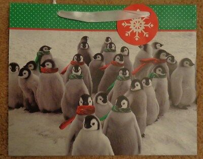 New Pack of 4 National Geographic Christmas Gift Bags & Tags Polar Bear Penguins