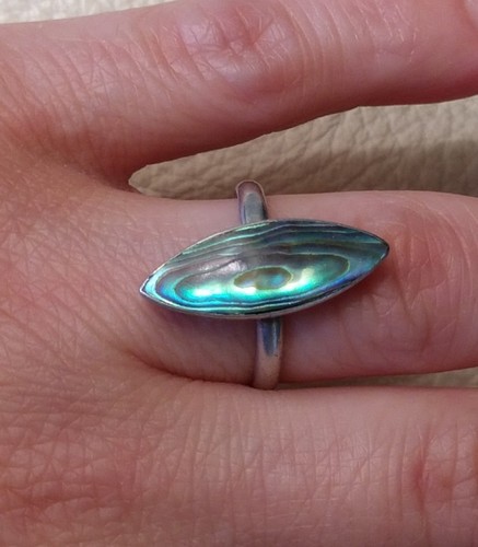 Vtg Sterling Silver Ring w Colorful Blue Green Oval Abalone Stone Sz 5.5 Signed