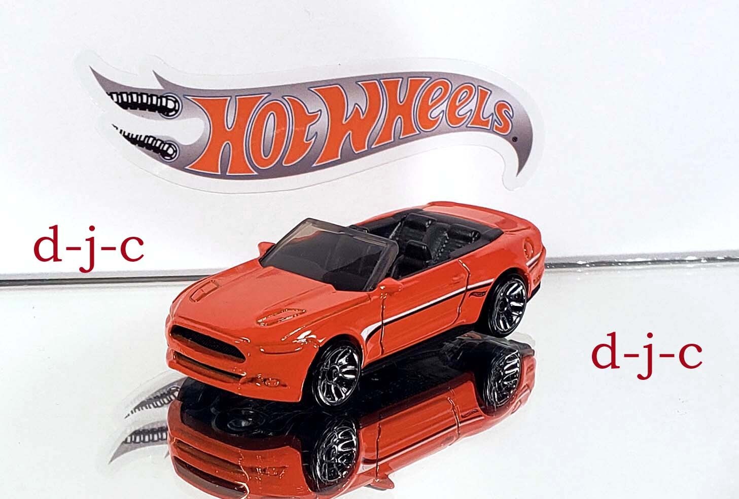 絶版品：未開封 Hot Wheels ‘15 FORD MUSTANG GT 1/64 HOT WHEELS: 2015 FORD MUSTANG GT - 2018 HW SPEED