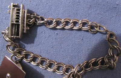 VINTAGE BEAU STERLING SILVER DOUBLE LINK CHARM BRACELET WITH 3 BEAU CHARMS