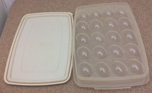 Vintage Rubbermaid Servin Saver Sheer Deviled Egg Keeper Container Almond Lid