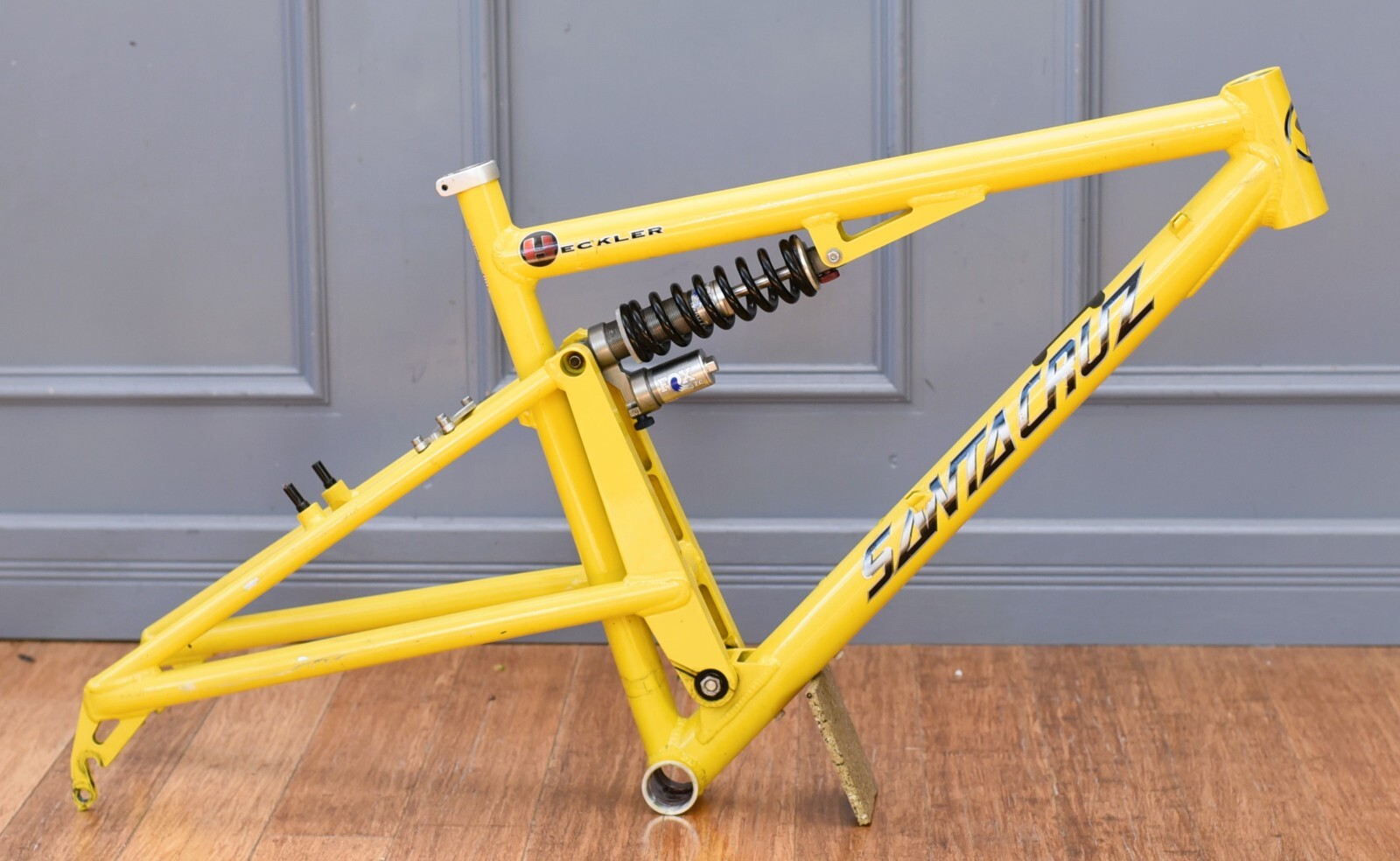 Santa Cruz Heckler 1 Full Suspension Frame, M/L, Fox Coil Shock, Vintage vrc Santa Cruz Heckler 1 Full Suspension Frame, M/L, Fox Coil Shock, Vintage vrc