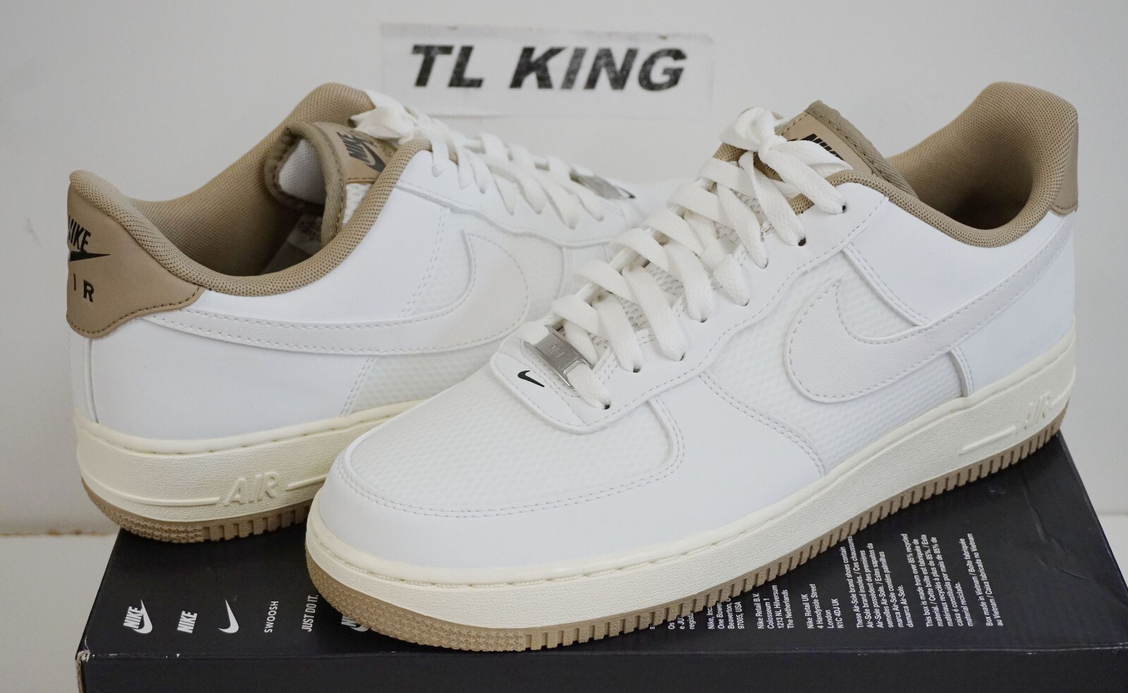 国内配送 NIKE AIR FORCE 1 '07 LV8 SUMMIT WHITE/KHAKI-C.MILK Nike Air Force 1 '07 LV8 AF1 Coconut Milk Khaki Summit White