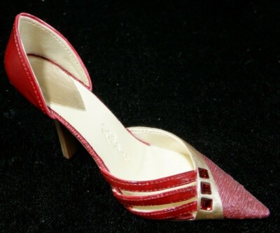 Just the Right Shoe, Raine, ''January's Jewel'' Miniature Shoe # 27317