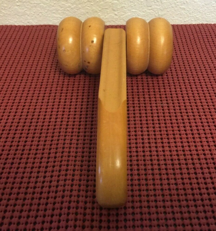 d) Handheld Wooden 4 Wheels Rollers Massager Body Arm Back Massager  8