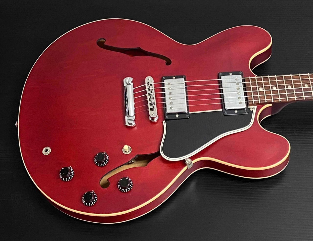 ギター Gibson ES-335 satin Gibson ES-335 Satin - Satin Cherry | Sweetwater