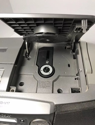 SONY CFD-V17 Portable CD Player AM/FM Radio Cassette-Boombox MEGA BASS Japan