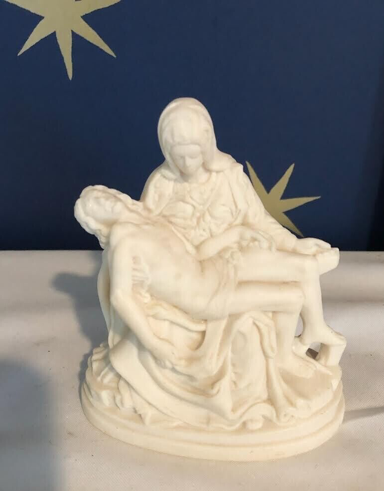 カトリック　ピエタ Amazon.co.jp: 高さ8.6インチ フルカラー La Pieta 像 樹脂製宗教像と