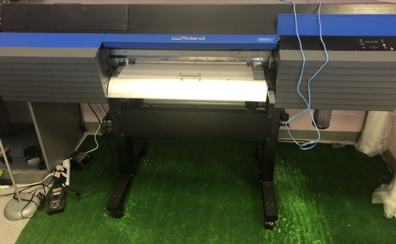 Roland TrueVIS SG-300 30" Printer/Cutter - 4 Color USED