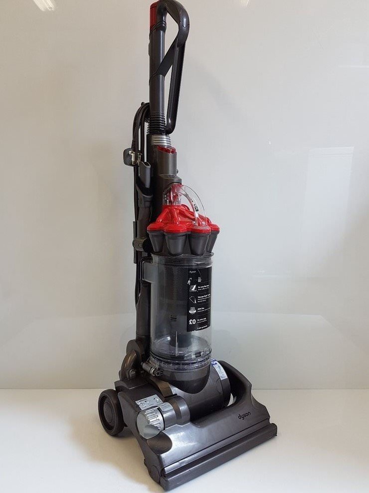 Dyson DC33i Bagless Upright Vacuum Cleaner Hoover In Red in Morden