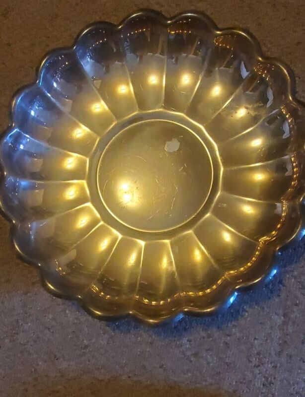 Reed and Barton Holiday Shell Scalloped Serving Bowl #109 13" Diameter