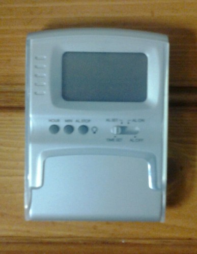 HAND HELD PORTABLE ALARM CLOCK-BATTERY OPERATED ONLY