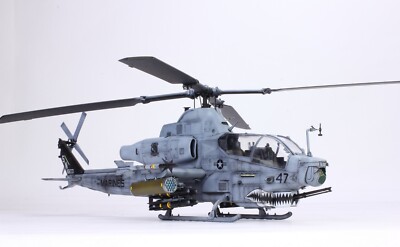PreSale Custom Built USMC AH-1Z Viper 1:35 Pro Built Model