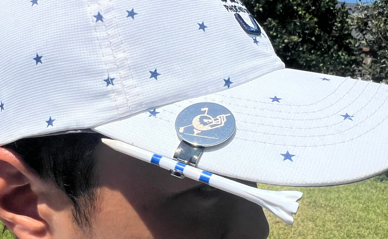 SnapTee Golf Hat Clip with Magnetic Ball Marker and Tee Holder (Silver)