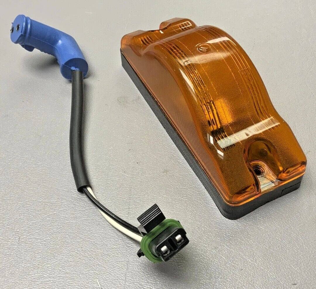 Mack Truck Amber Marker Lamp 36MO320AM | Lamp, 1 FLM-5295 Mack Truck Amber Marker Lamp 36MO320AM | Lamp, 1 FLM-5295