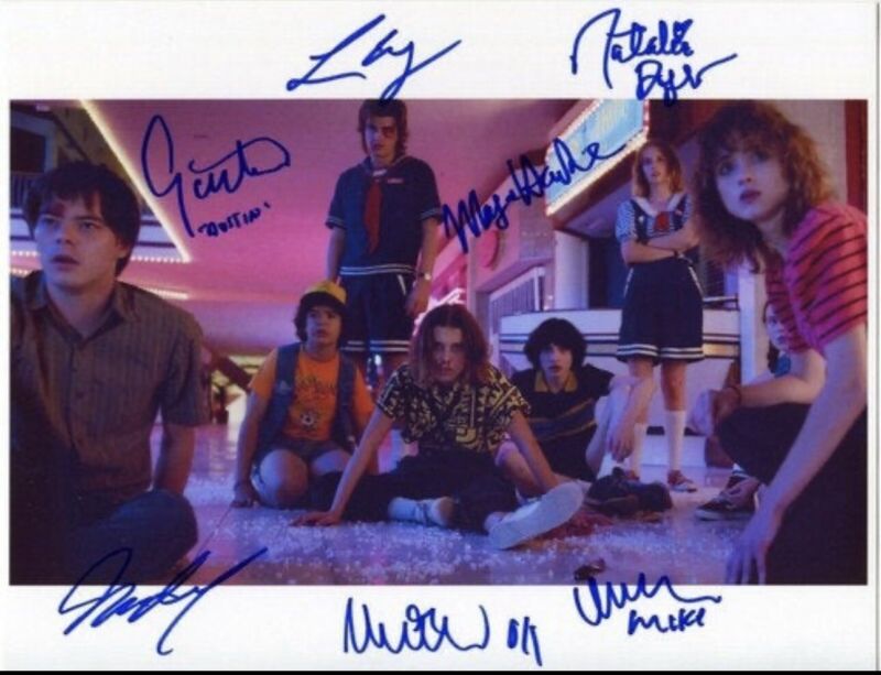 Stranger Things Cast Signed 8.5 x 11 Autograph Millie Bobby Brown Gaten RP