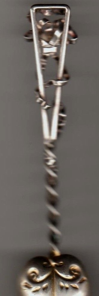 Grapefruit Beauty Delicate Detailee Sterling Silver Souvenir Spoon Gold Washed