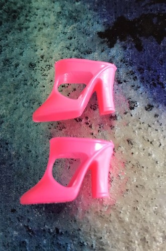 Vintage Barbie Mod Era White T-Strap Shoes Heels Pink 1960,s JAPAN MARK Mattel