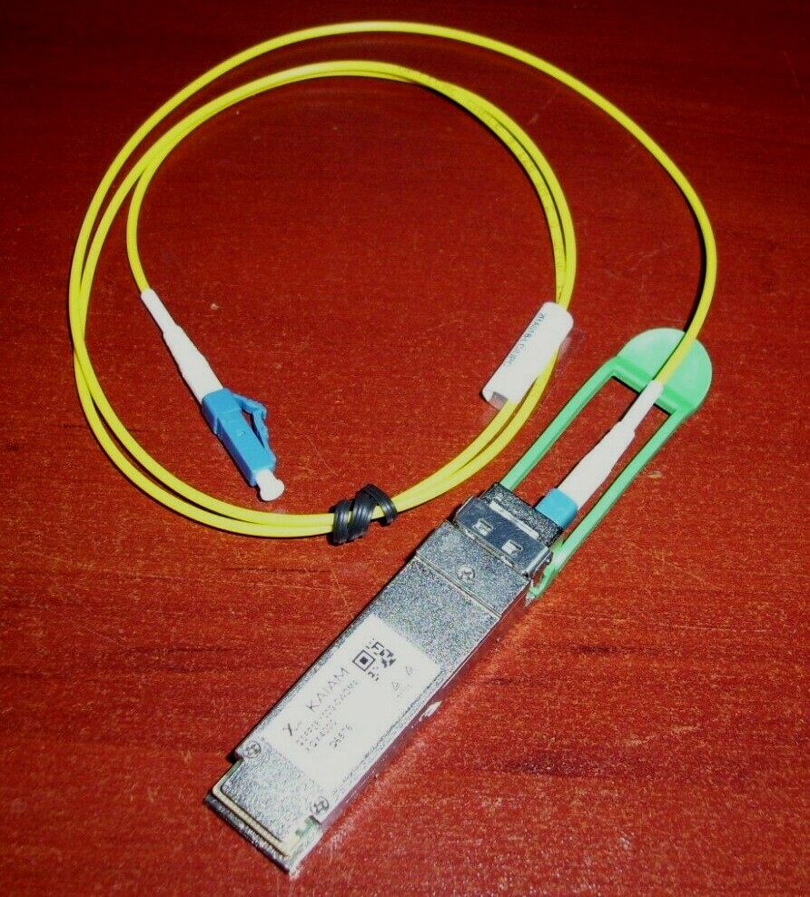 KAIAM Pluggable Optical Transceiver  QSFP28  100G-CWDM4  XQX4000   + Fiber