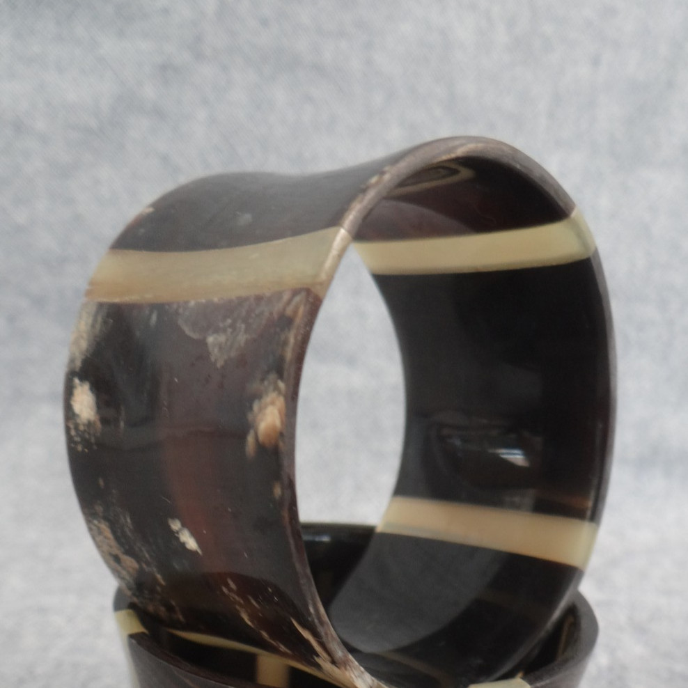 Black & WHITE Variegated LAMINTATED Cattle Horn Bracelet - Viet Nam