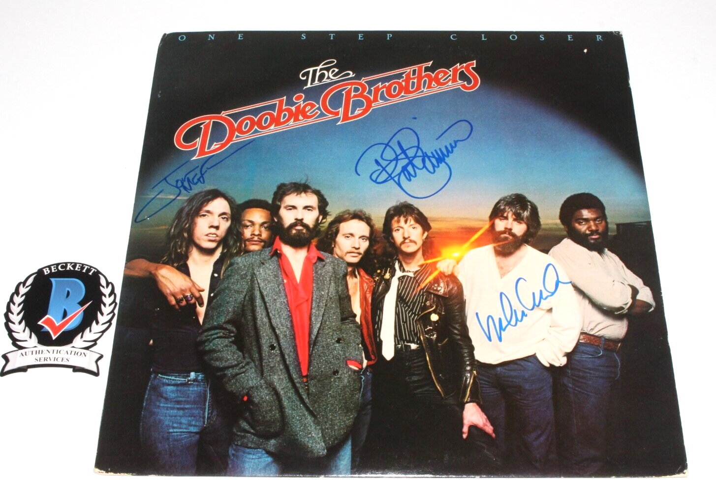 THE DOOBIE BROTHERS BAND SIGNED 'ONE STEP CLOSER' ALBUM VINYL