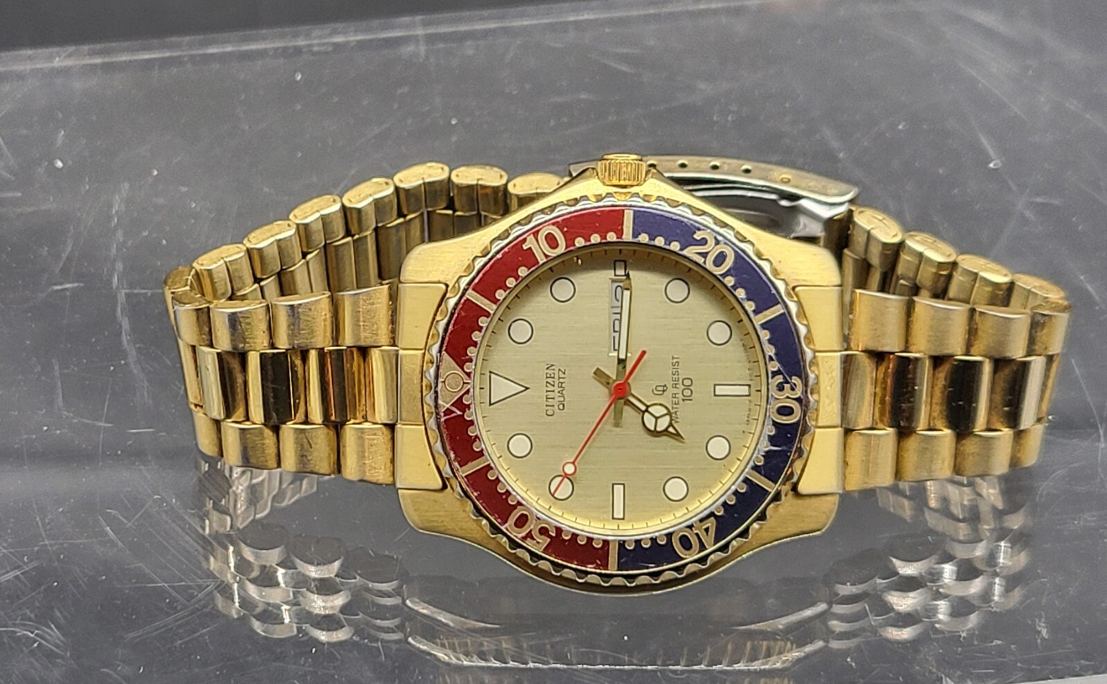 Man's Vintage Citizen watch, all gold tone, Pepsi bezel, day Man's Vintage Citizen watch, all gold tone, Pepsi bezel, day