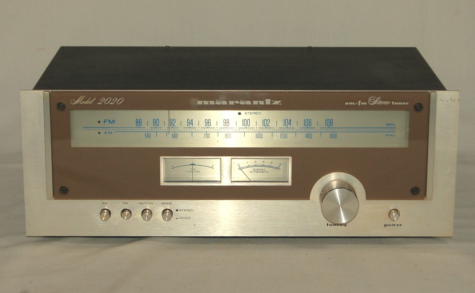 Fm стерео тюнер. Fm стерео тюнер. Fm стерео тюнер. Technics fm/am stereo tuner st-s1. Accuphase t-110.