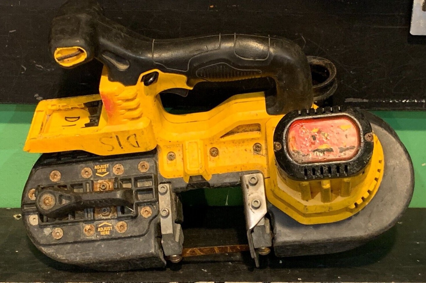 DEWALT DCS371 20V MAX Cordless Band Saw (FOR PARTS ONLY)
