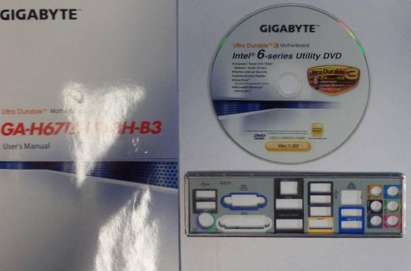 Gigabyte Ga-H67a-Ud3h-B3 - Handbuch - Blende - Treiber Cd   #305868