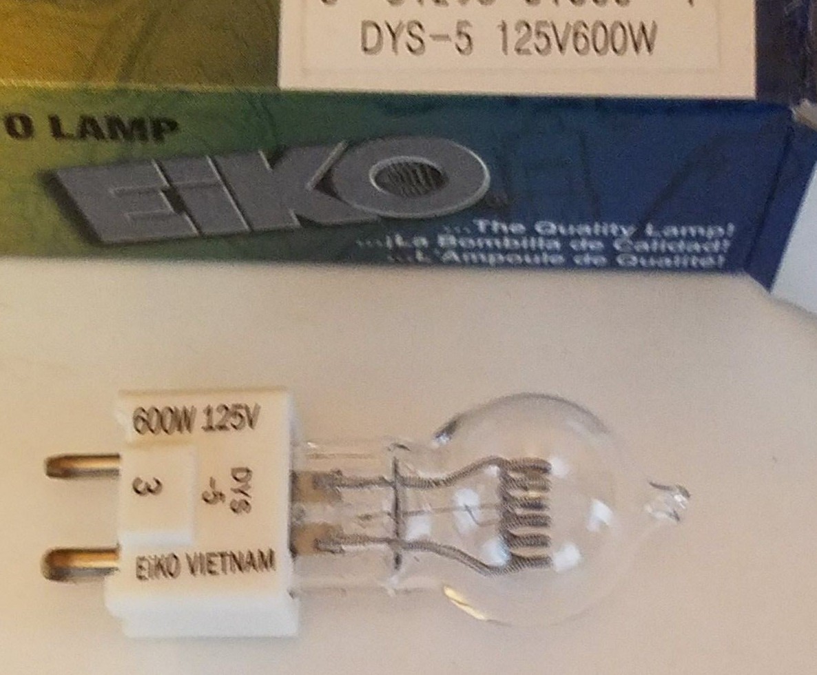New Eiko DYS 125V 600W AV/Photo Lamp Bulb NOS