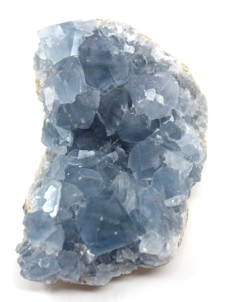 флюорит камень белый. серебристый камень с металлическим блеском. серый минерал кристалл. пирит железный колчедан серный колчедан. серый кварц минерал.