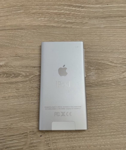 Apple iPod nano 7th Generation Silver (16 GB)