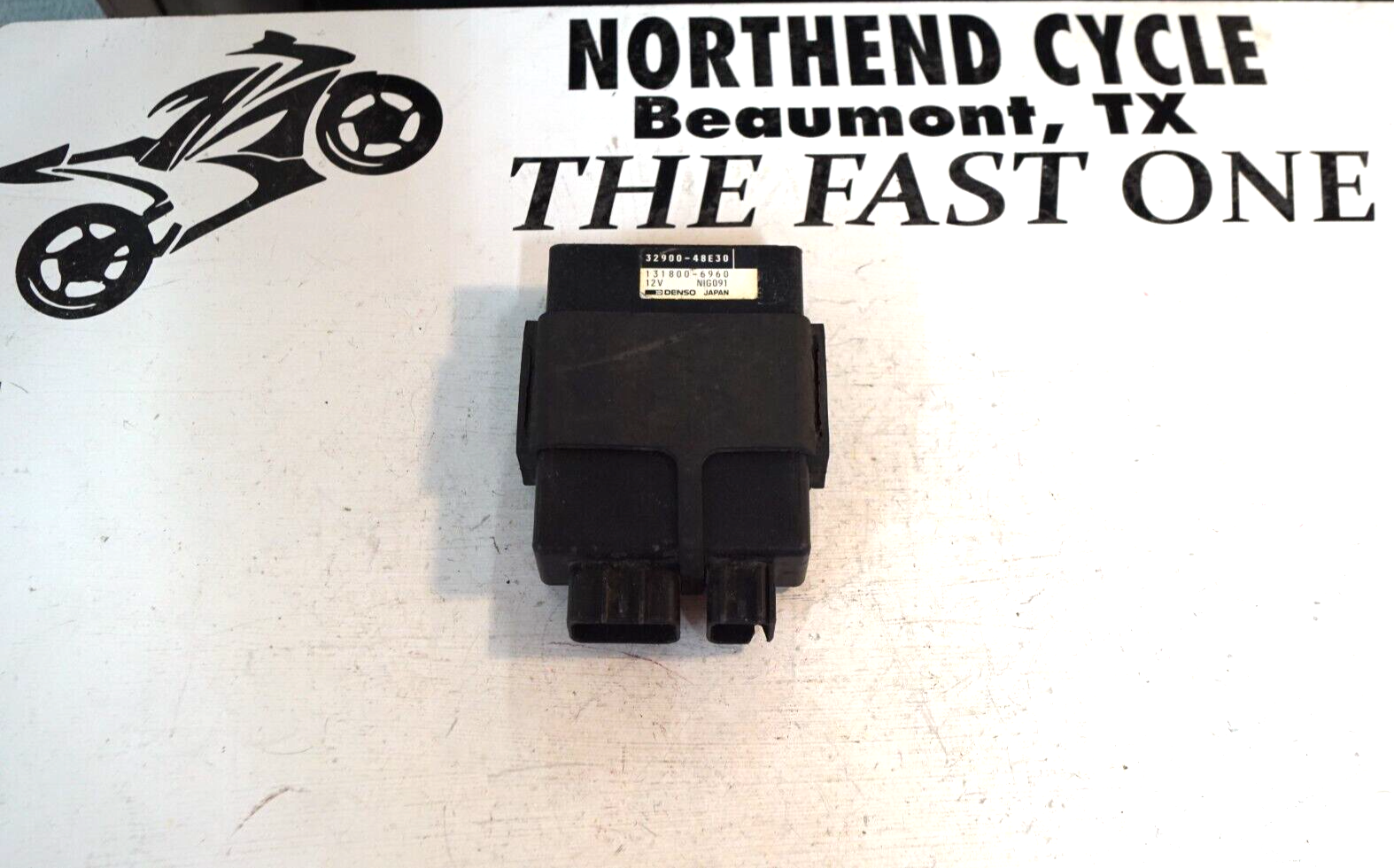 【maruꕤ︎︎·͜·】 KAWASAKI ZX11 LOWER TRIPLE TREE FORK STEERING STEM 44037