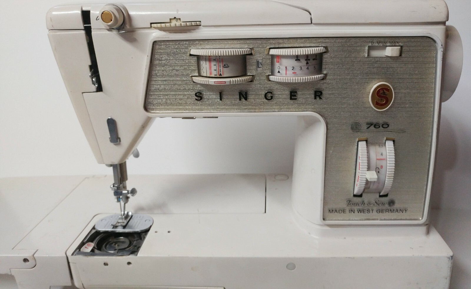 Singer Sewing Machine S 760 Touch and Sew Made In West Germany