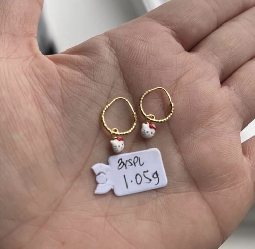 18k金 saudi gold  hello kitty earrings 18k金 saudi gold hello kitty earrings