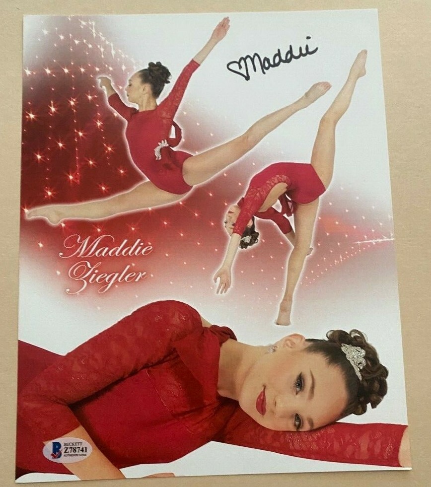 マディー・ジーグラー直筆サイン超大型写真…Maddie Ziegler… Maddie Ziegler - Signed Color Photograph (Dance Moms and
