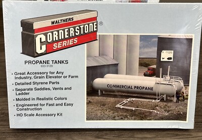 Walthers Cornerstone Series HO Kit 933-3129 Propane Tanks  NIB