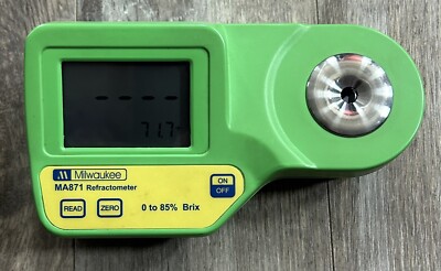 Milwaukee MA871 Range 0-85% Digital Brix Refractometer - Green