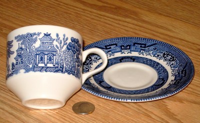 Churchill BLUE WILLOW china CUP & SAUCER oriental coffee tea ENGLAND large flat