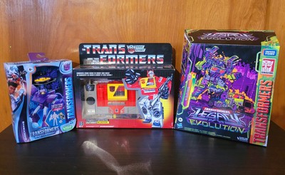 Hasbro Transformers Action Figures Lot (3) NEW - TOXITRON, BLASTER, SHOCKWAVE