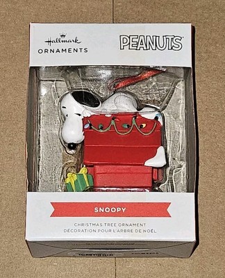 Hallmark Ornaments - Snoopy On Doghouse Peanuts New 2024
