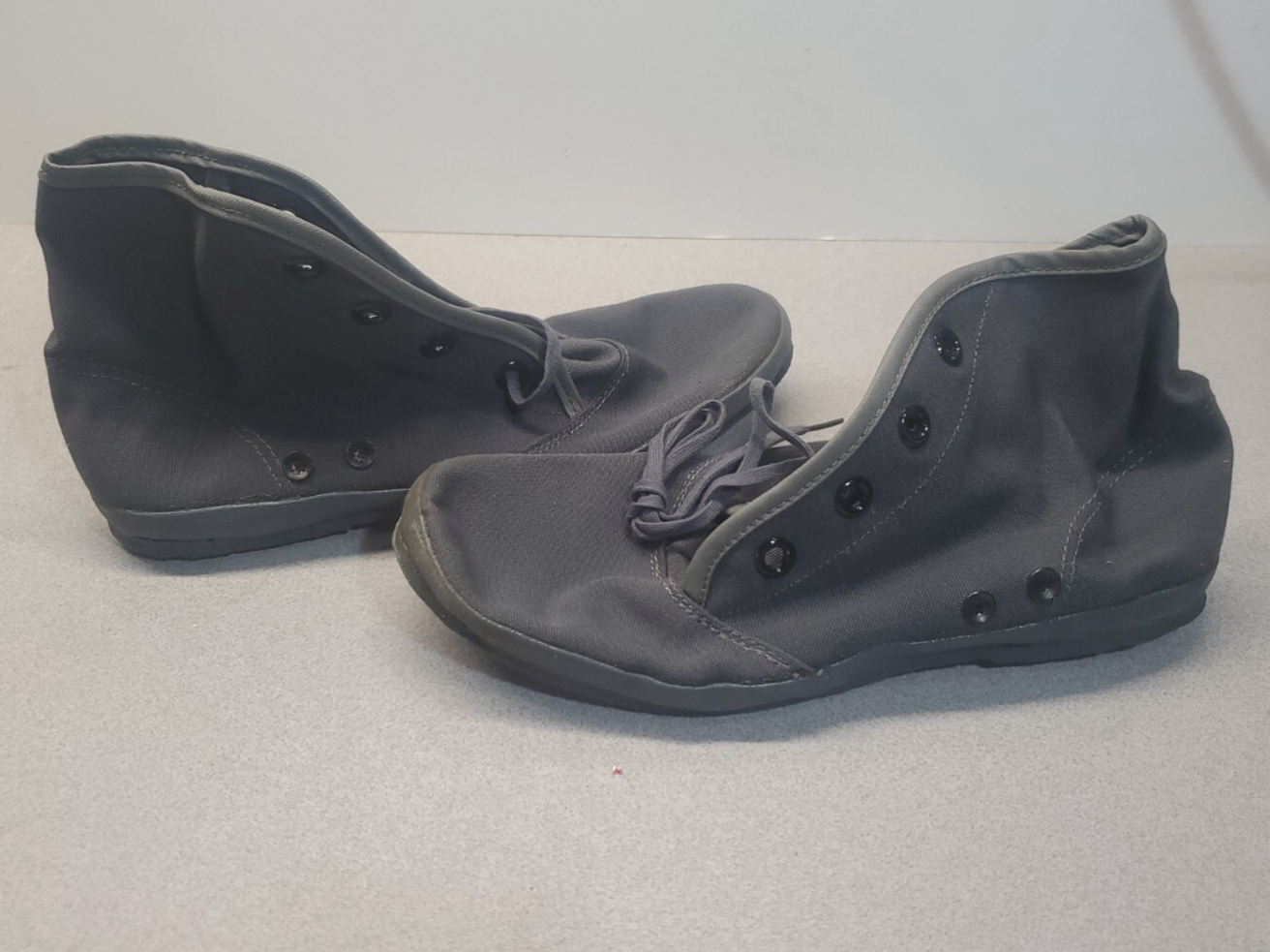 Unissued Vintage US Navy Coral Creeper Military Swim Shoe