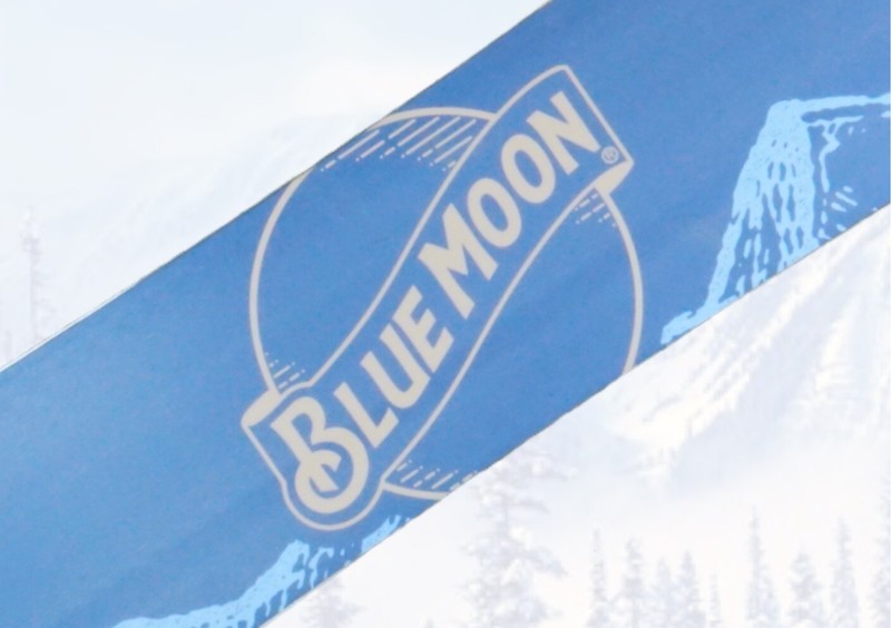 BLUE MOON BREWING COMPANY MULTI COLORED MOUNTAIN DESIGN 155CM SNOWBOARD ~ NEW!!