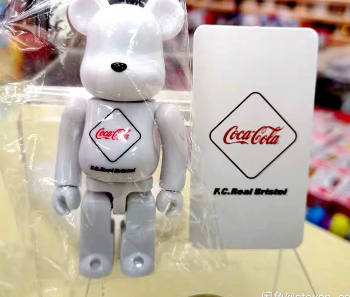 BE@RBRICK COCA-COLA × F.C.R.B 100% 400% BE@RBRICK Coca-Cola GEORGIA GREEN 100％ & 400％ BEARBRICK