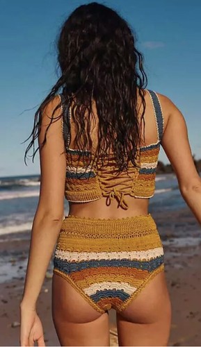 

Free People Carolina K Вязаный крючком комплект бикини из 2 предметов ручной работы в полоску  $375, Mustard